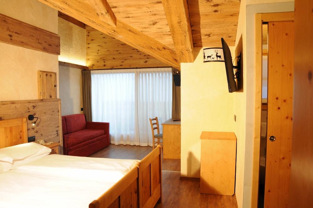 Hotel Helvetia Ливиньо Экстерьер фото