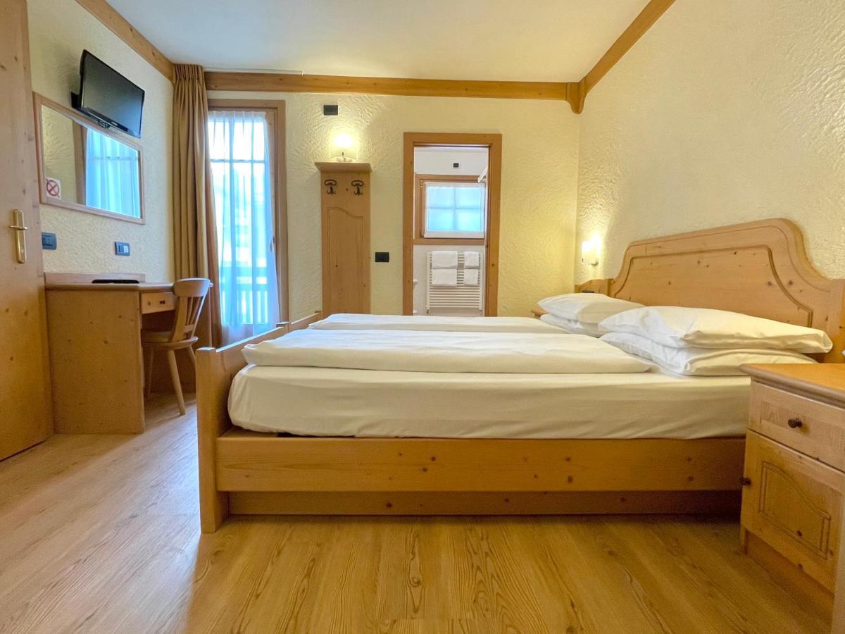 Hotel Helvetia Ливиньо Экстерьер фото